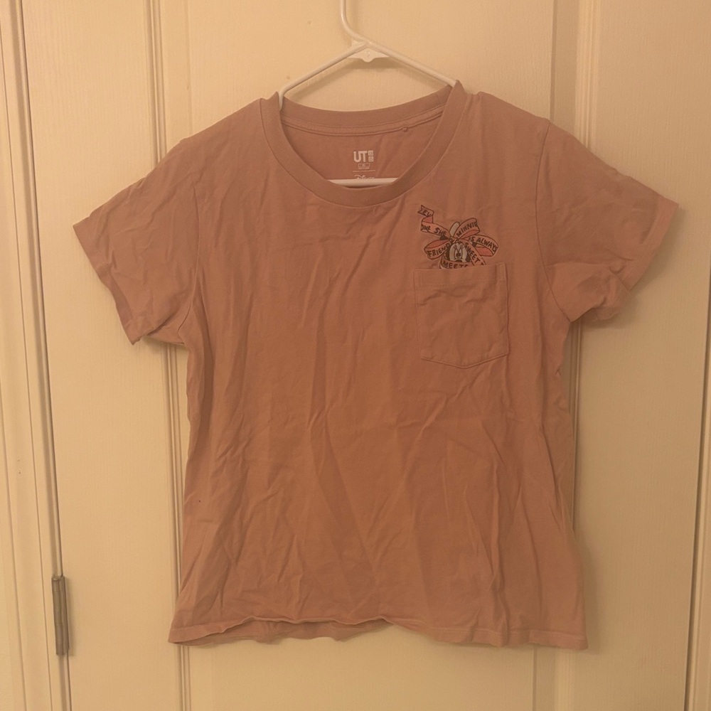 Uniqlo Graphic T-Shirt in Peach